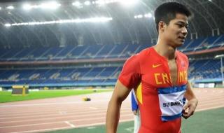 女孩百米栏跑破纪录 女孩百米栏跑破纪录